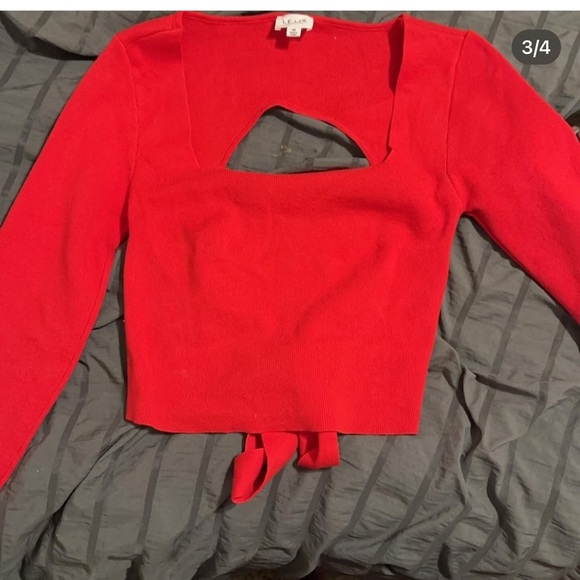 Red top - Picture 3 of 4